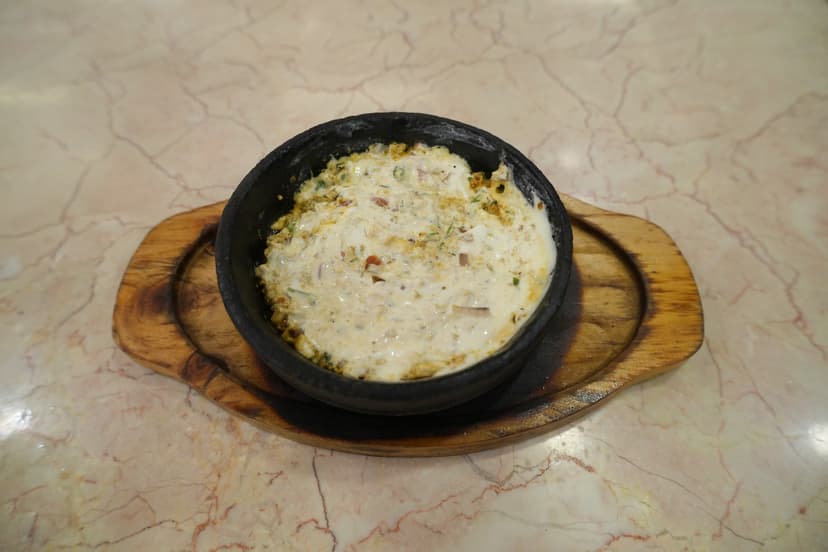 Lahsa at AlMajlis: The Authentic Yemeni Breakfast You Must Try