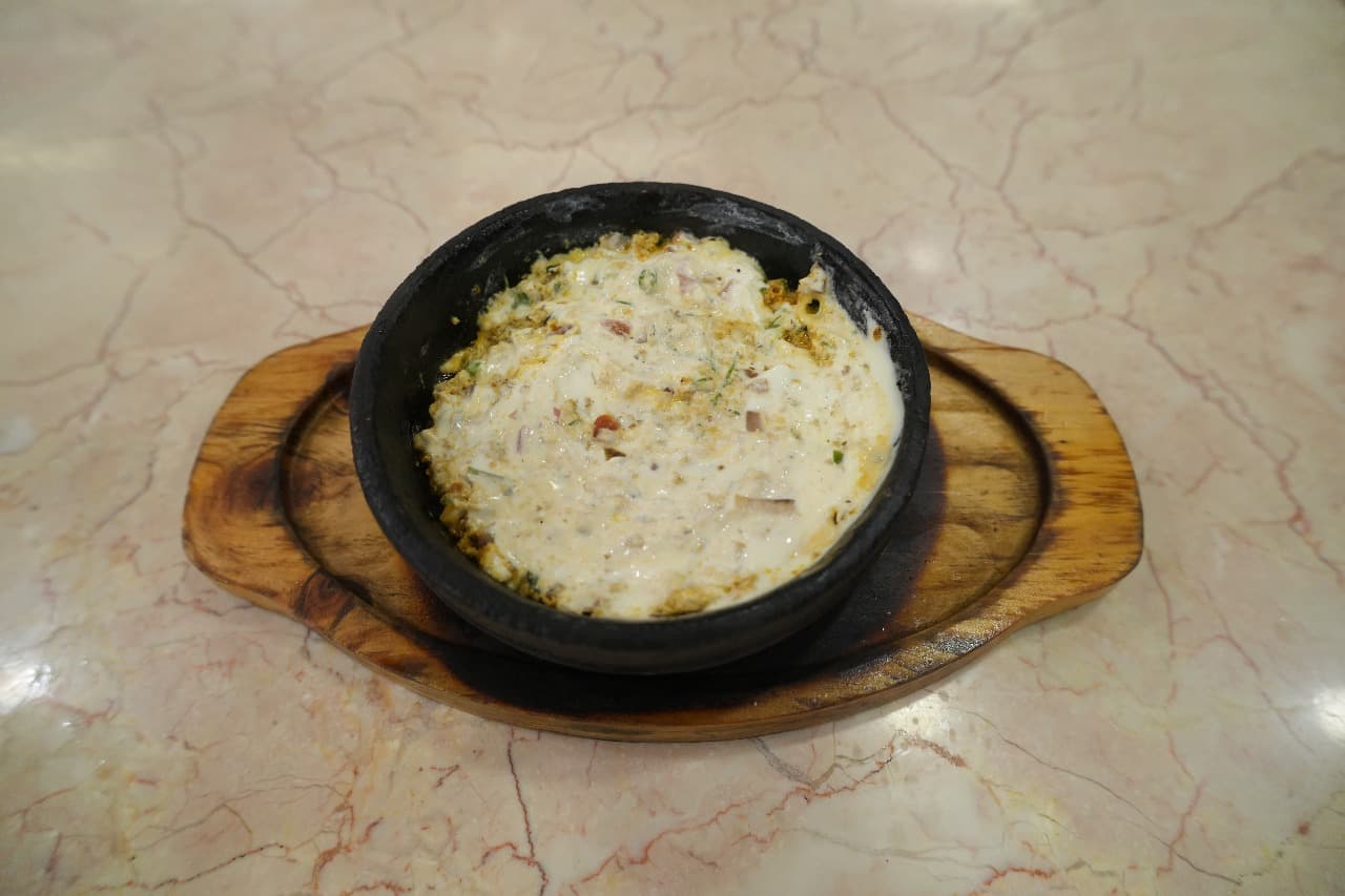 Lahsa at AlMajlis: The Authentic Yemeni Breakfast You Must Try